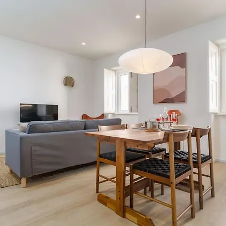 Modern & Cozy Mercado 11 By Lisbeyond *